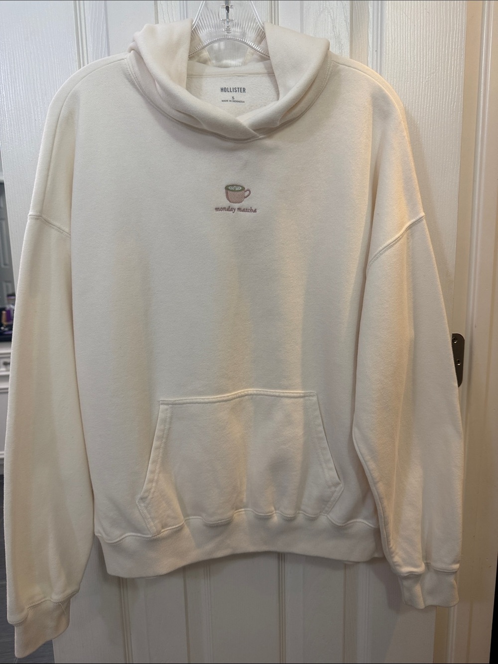 Hollister Cream pullover Sweatshirt with Matcha Cup Embroidery